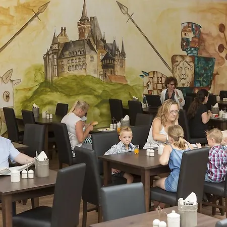 Hasseroeder Burghotel Szálloda 4*